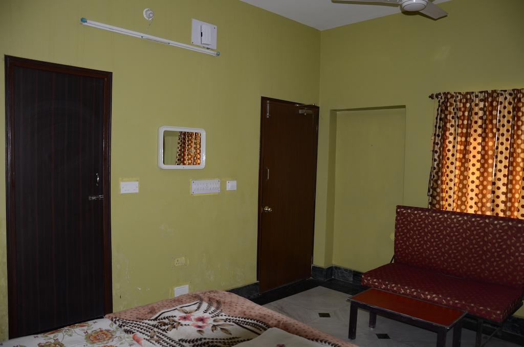 Kim Lawn Guest House Kolkata Bilik gambar